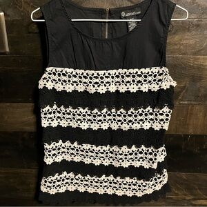 Signature Studio Black and White Lace Blouse size medium